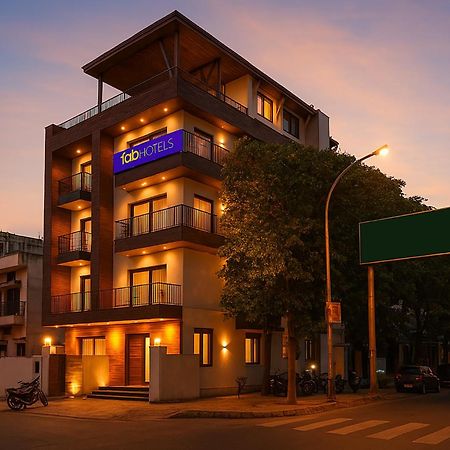 Fabhotel F9 Sector 19 Noida Zewnętrze zdjęcie